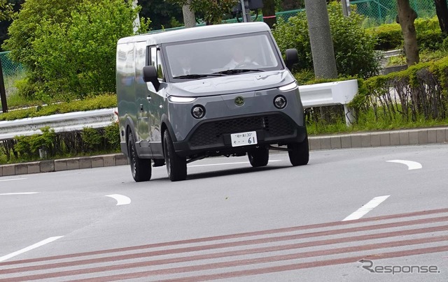 ELEMO-L。加速ではじっくりと速度を上げていく