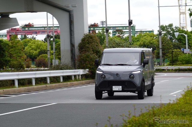 ELEMO-L。段差を乗り越えた時も商用車とは思えないマイルドさ