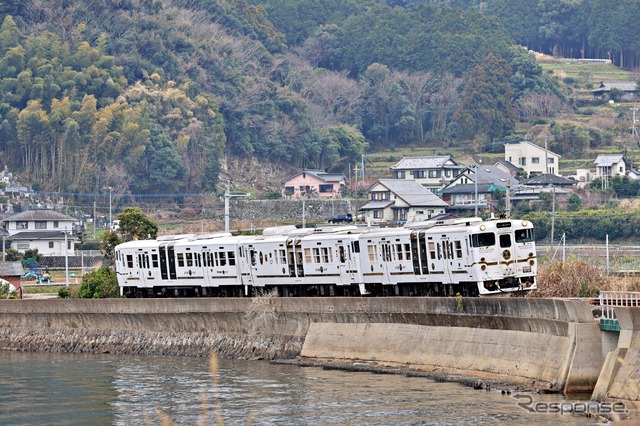 2022年9月にデビューしたJR九州最新の観光列車『ふたつ星4047』。久大本線の新観光列車はこれに次ぐものとなる。
