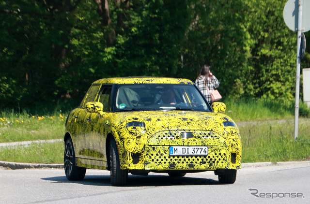 MINI クーパー5ドア 次期型プロトタイプ(スクープ写真)