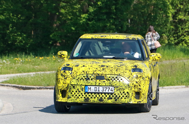 MINI クーパー5ドア 次期型プロトタイプ(スクープ写真)