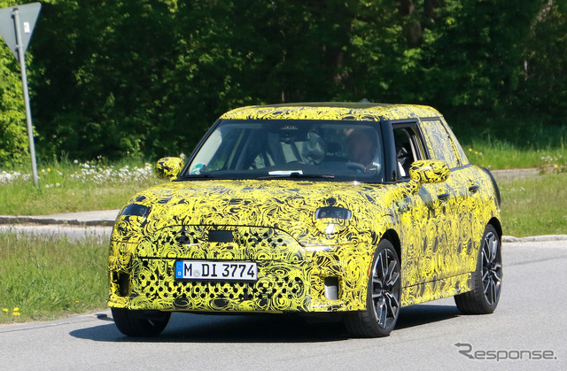 MINI クーパー5ドア 次期型プロトタイプ(スクープ写真)
