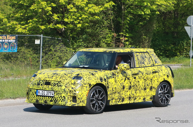 MINI クーパー5ドア 次期型プロトタイプ(スクープ写真)