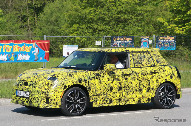 MINI クーパー5ドア 次期型プロトタイプ(スクープ写真)