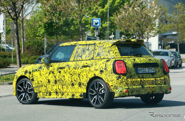 MINI クーパー5ドア 次期型プロトタイプ(スクープ写真)