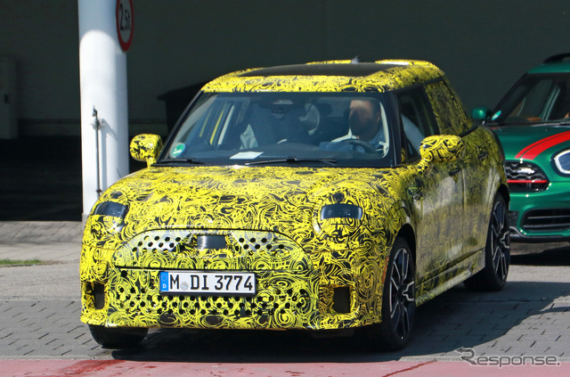 MINI クーパー5ドア 次期型プロトタイプ(スクープ写真)