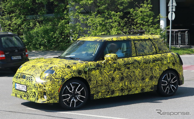 MINI クーパー5ドア 次期型プロトタイプ(スクープ写真)