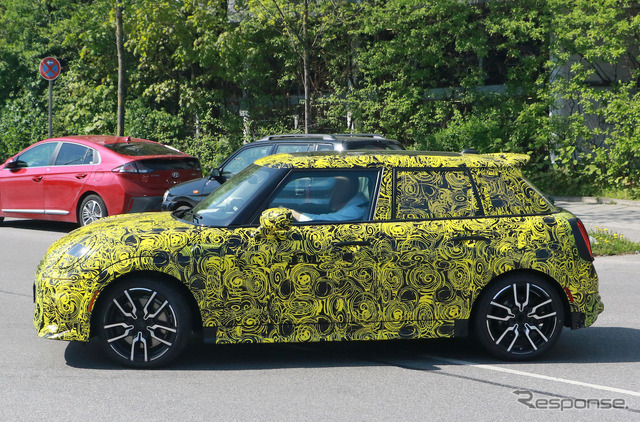 MINI クーパー5ドア 次期型プロトタイプ(スクープ写真)