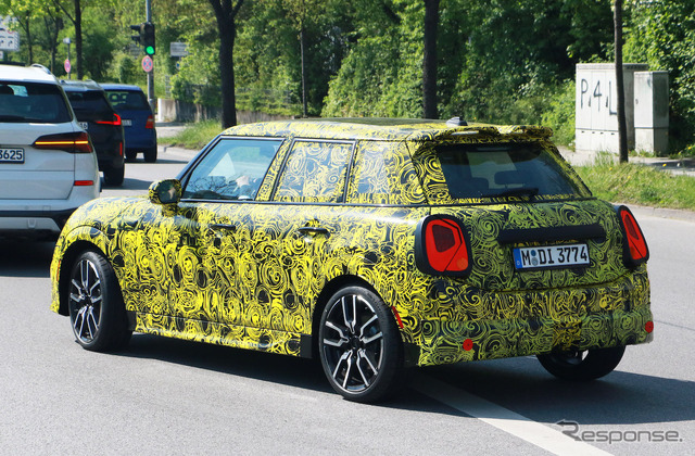 MINI クーパー5ドア 次期型プロトタイプ(スクープ写真)
