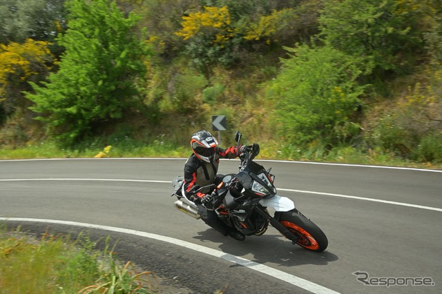 KTM 890SMT