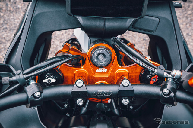 KTM 890SMT