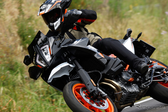 KTM 890SMT