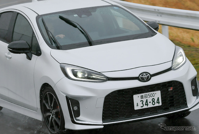 トヨタ アクア GRスポーツ
