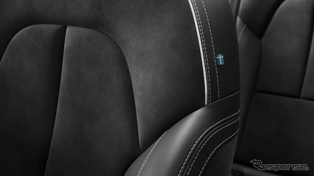 ボルボ XC40 アルティメットB4 AWD ダークエディション