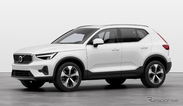 ボルボ XC40 アルティメットB4 AWD