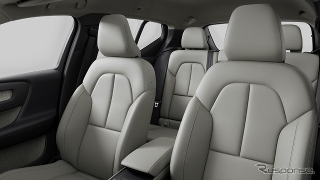 ボルボ XC40 アルティメットB4 AWD