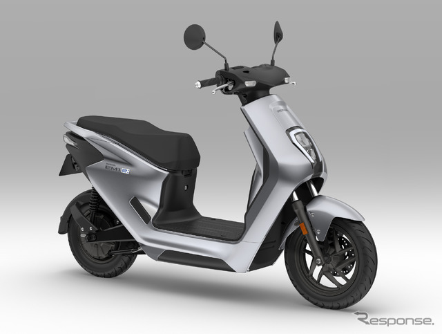 ホンダ EM1 e：（デジタルシルバーメタリック）