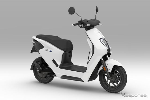 ホンダ EM1 e：（パールサンビームホワイト）