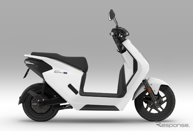 ホンダ EM1 e：（パールサンビームホワイト）