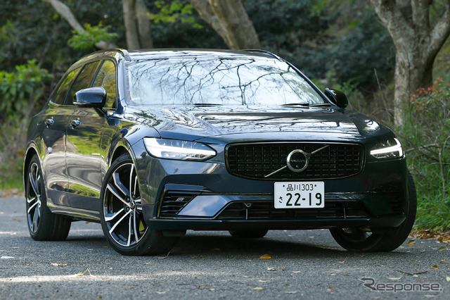 ボルボ V90リチャージ アルティメイトT8 AWD プラグインハイブリッド