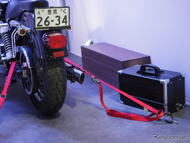 大型バイクなども固定できるDカンフック