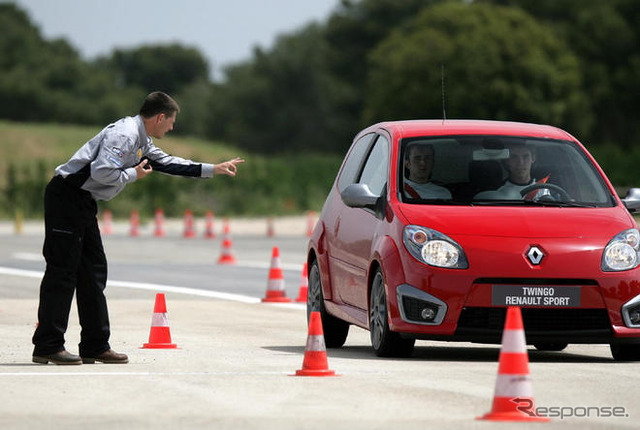 ルノースポールの体験プログラム…愛車でのサーキット走行や工場見学