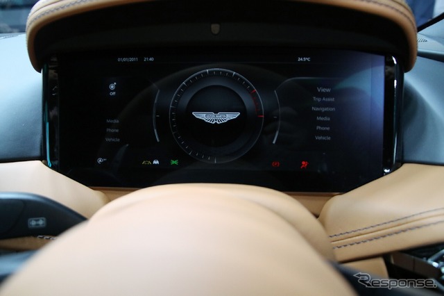 アストンマーティン DB12