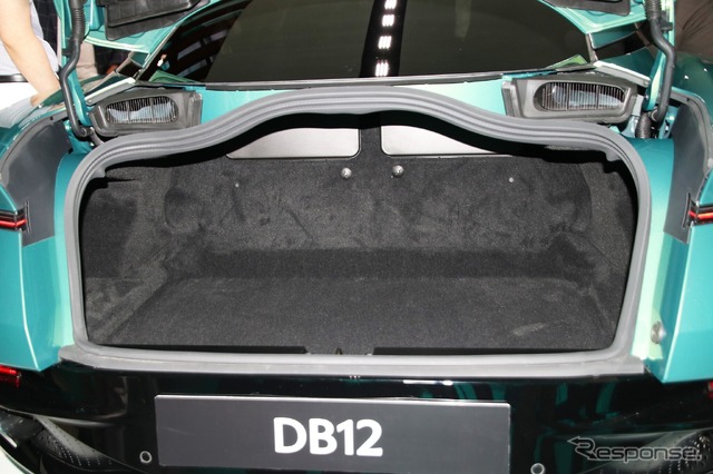 アストンマーティン DB12