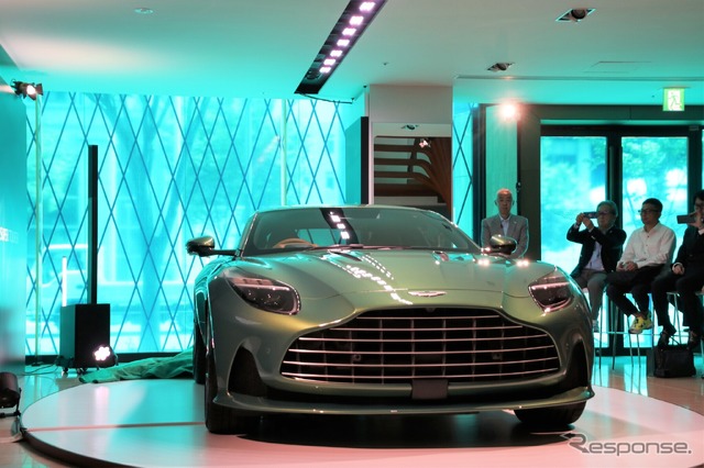 アストンマーティン DB12