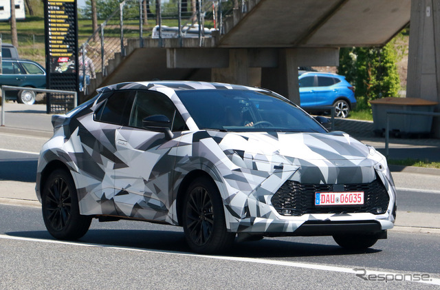 トヨタ C-HR 次期型プロトタイプ(スクープ写真)