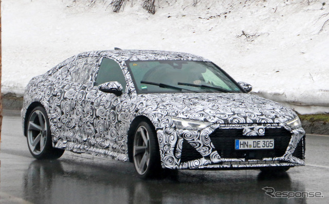 アウディ RS7 次期型と思われるプロトタイプ車両(スクープ写真)