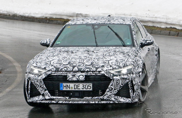 アウディ RS7 次期型と思われるプロトタイプ車両(スクープ写真)