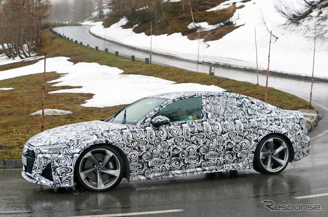 アウディ RS7 次期型と思われるプロトタイプ車両(スクープ写真)
