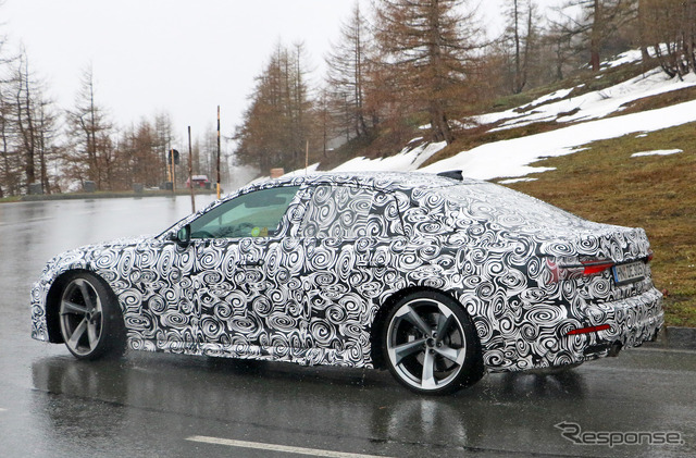 アウディ RS7 次期型と思われるプロトタイプ車両(スクープ写真)