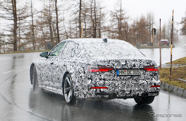 アウディ RS7 次期型と思われるプロトタイプ車両(スクープ写真)