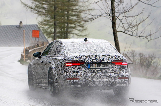 アウディ RS7 次期型と思われるプロトタイプ車両(スクープ写真)