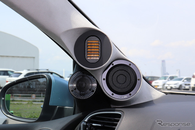 「単体DSP」を使用したオーディオカーの一例(製作ショップ:カーオーディオクラブ<大阪府>)。