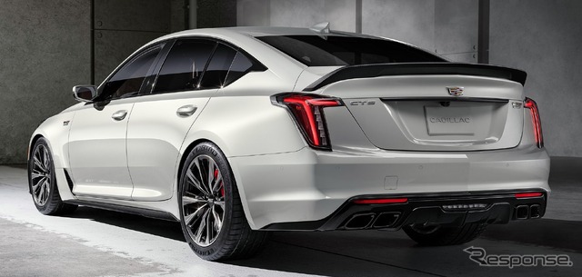 キャデラック CT5-V ブラックウィング の「Vシリーズ」20周年記念車