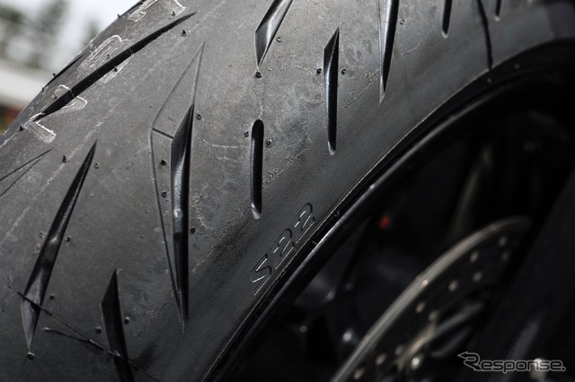 ブリヂストン「BATTLAX HYPERSPORT S22」