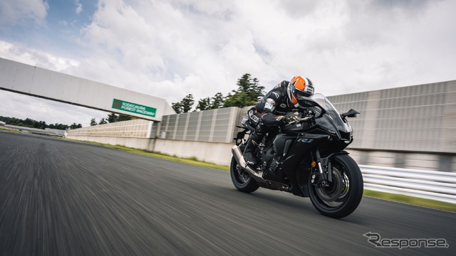 ブリヂストン「BATTLAX HYPERSPORT S22」