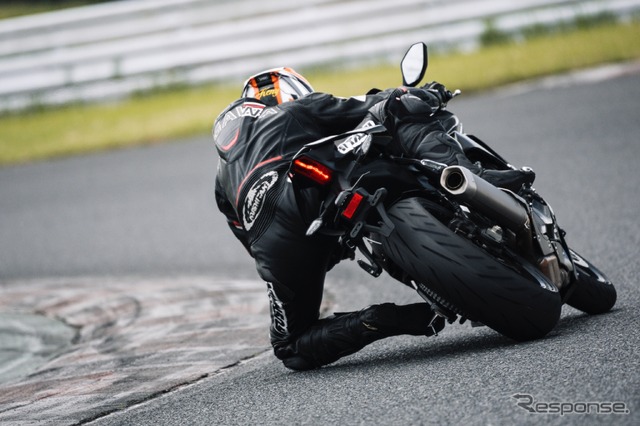 ブリヂストン「BATTLAX HYPERSPORT S22」