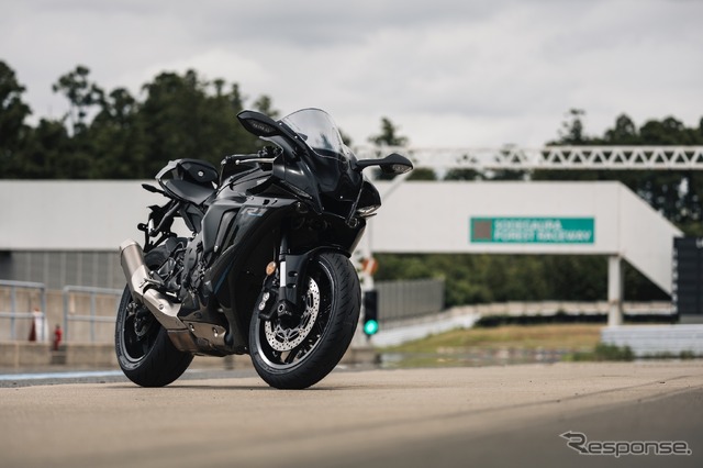 ブリヂストン「BATTLAX HYPERSPORT S22」