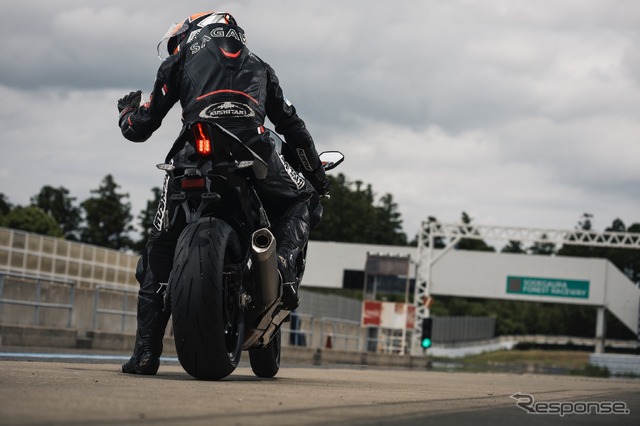 ブリヂストン「BATTLAX HYPERSPORT S22」