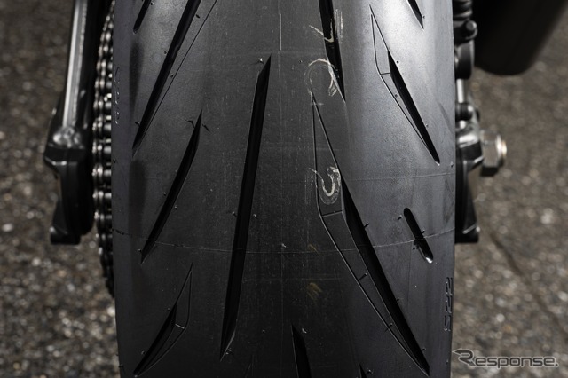 ブリヂストン「BATTLAX HYPERSPORT S22」