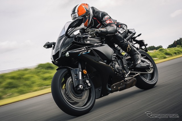 ブリヂストン「BATTLAX HYPERSPORT S22」