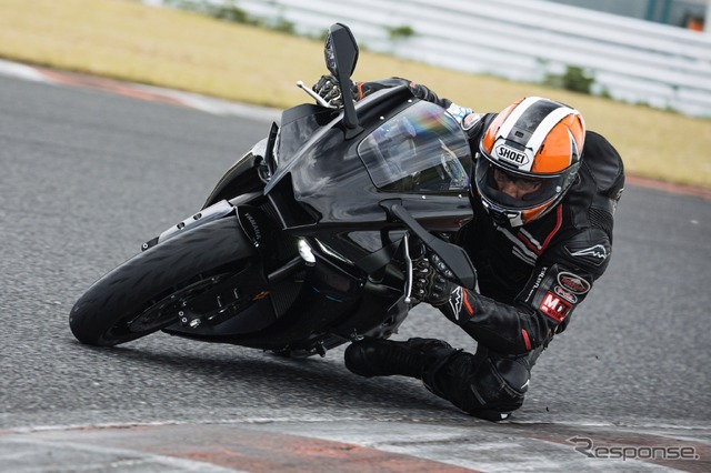 ブリヂストン「BATTLAX HYPERSPORT S22」