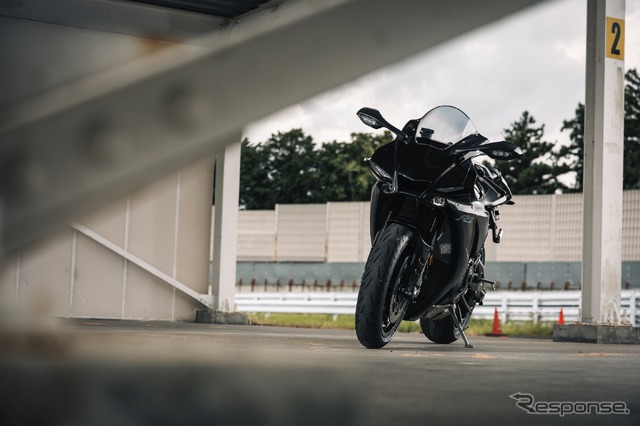 ブリヂストン「BATTLAX HYPERSPORT S22」
