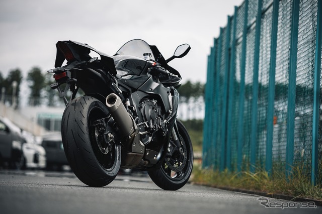 ブリヂストン「BATTLAX HYPERSPORT S22」