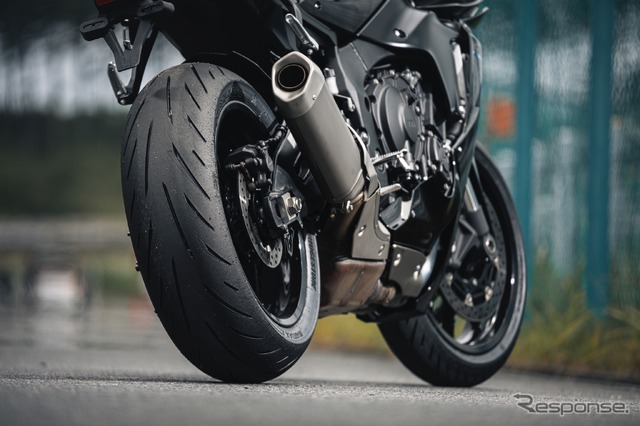 ブリヂストン「BATTLAX HYPERSPORT S22」