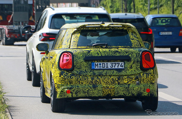 MINI クーパー5ドア 次期型プロトタイプ(スクープ写真)